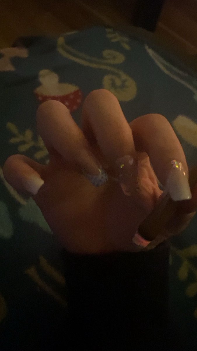 feelzndthrillz tweet media