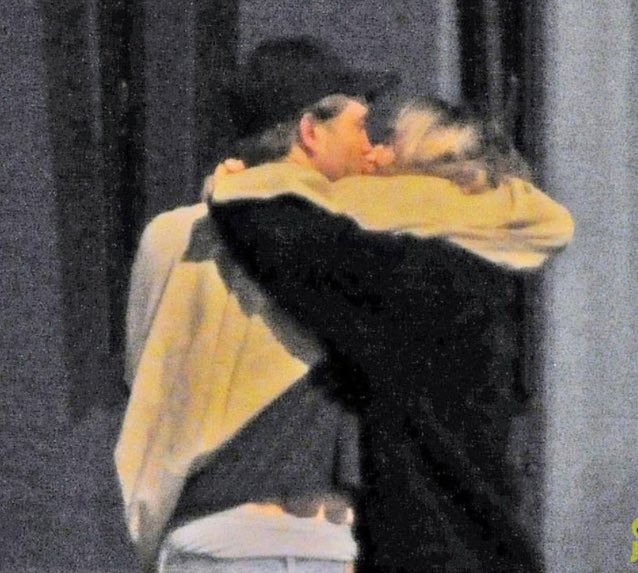 belle 🦇 tweet media