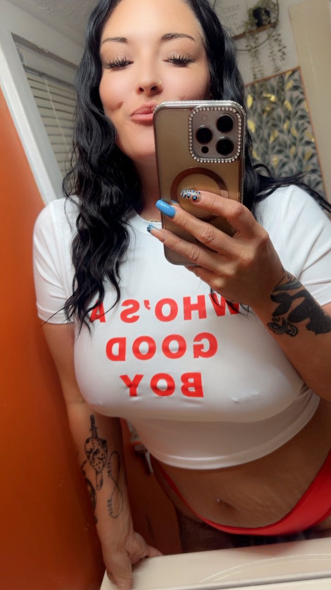 shhhhbaby25's tweet photo. Do you like my shirt?! https://t.co/K3GHPP1ka2