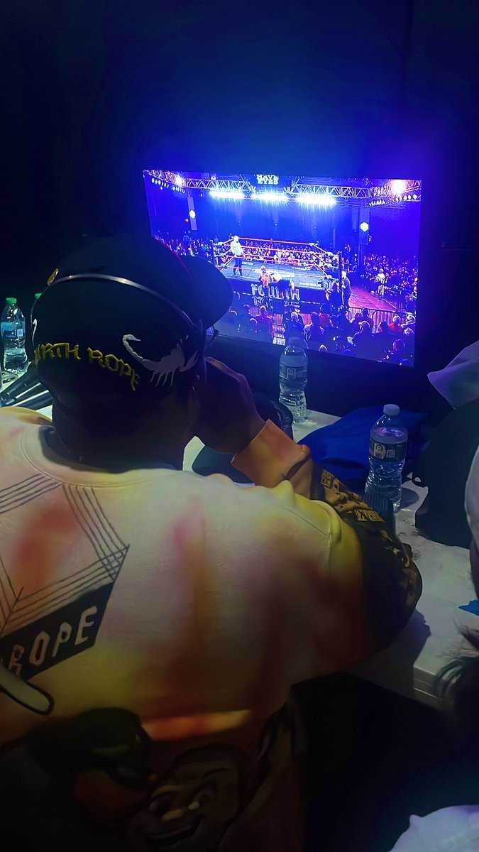 KJM615's tweet image. We’re rockin’ here in Philly! @4thrope

@smokedza #HeelsHaveEyes