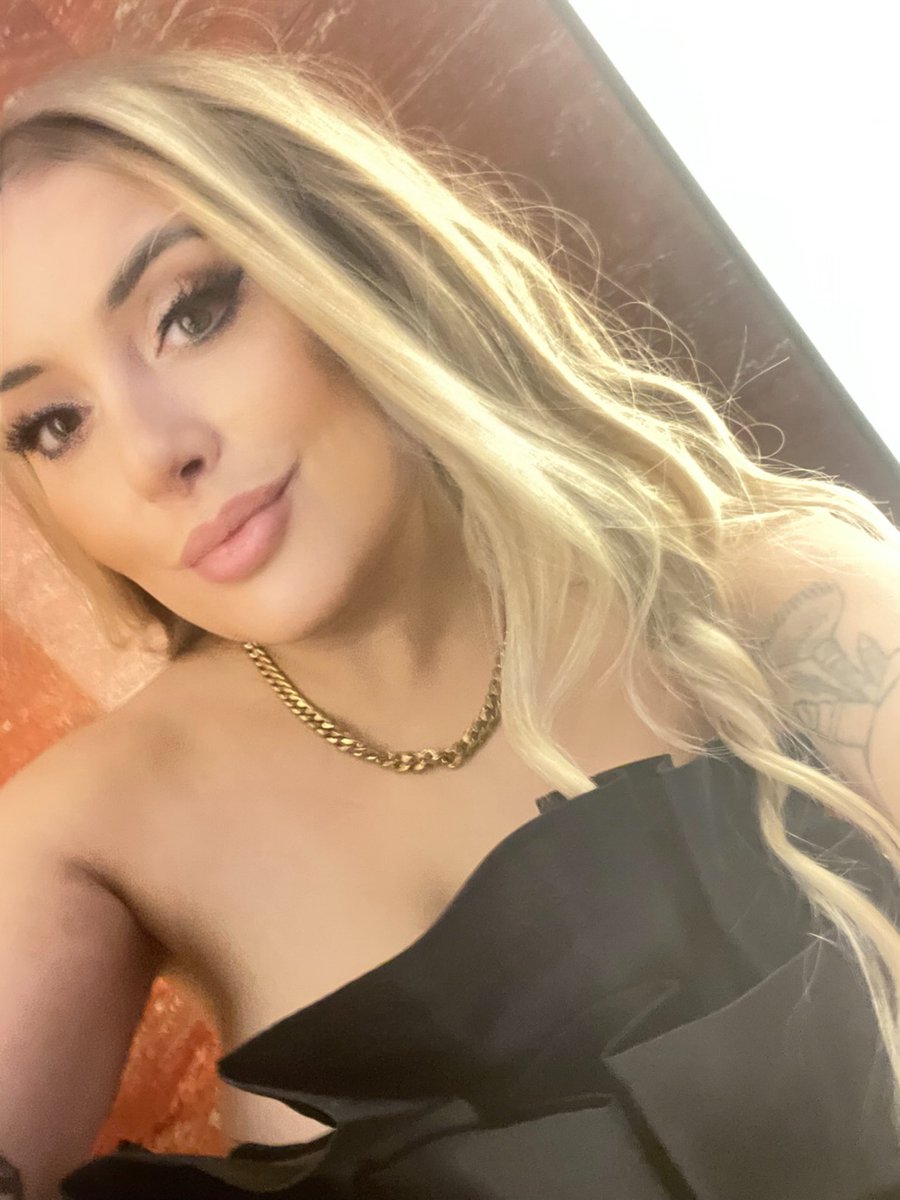 Miss Blake Carter tweet media