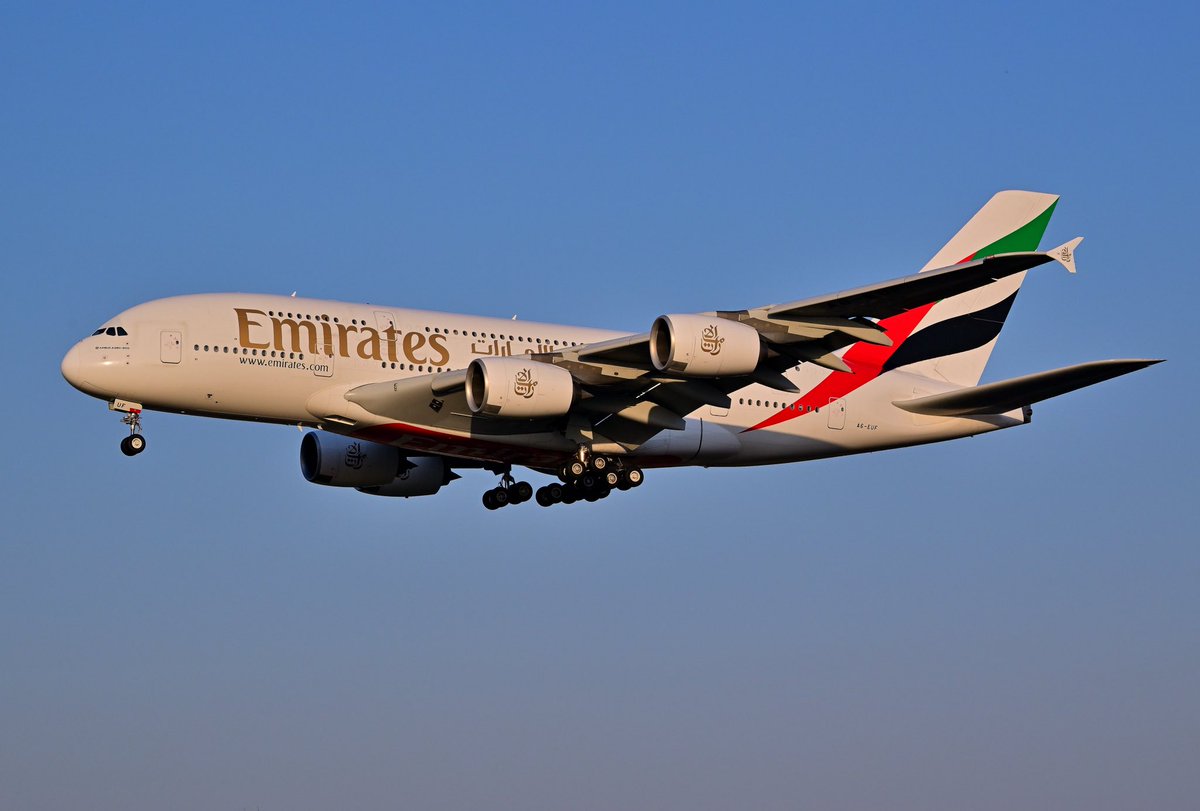 umkVMdyhA76PkK9's tweet image. おはよう🌞昨日の成田から…A380特集✨ Emiratesは戦火の中からようこそご無事で🥹
#RJAA #nrt #成田空港 #Emirates #ANA #kal #asiana