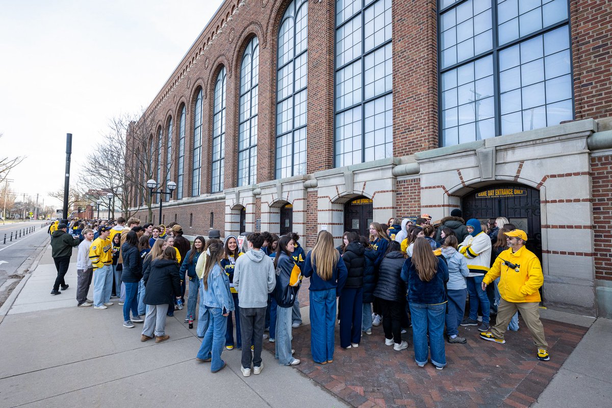 Michigan Hockey tweet media