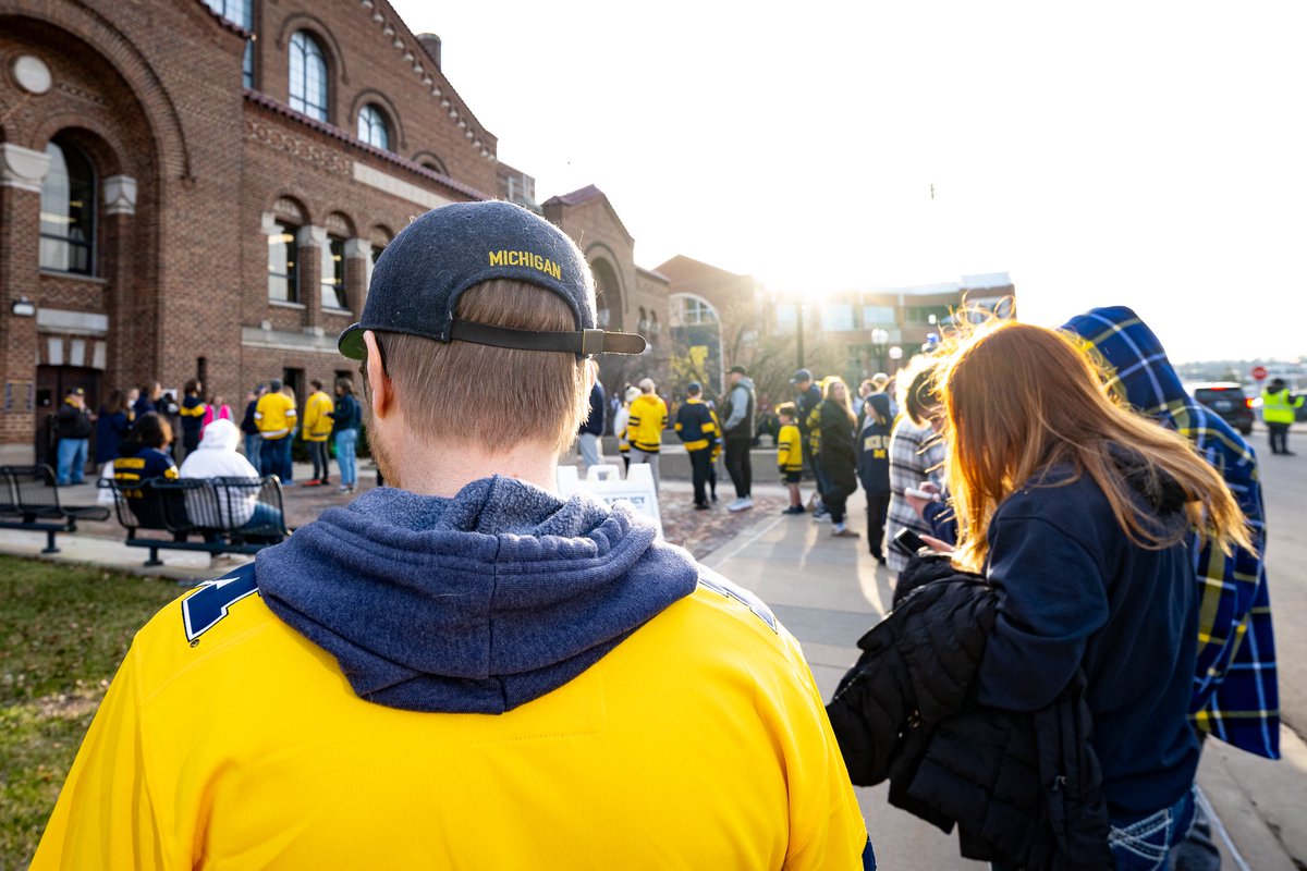 Michigan Hockey tweet media