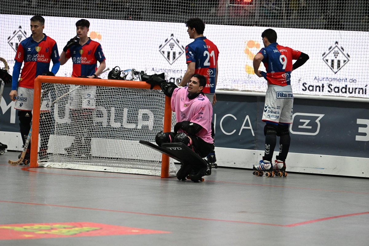 KSMKilianSebria's tweet photo. #okcopa Semifinals

@IgualadaHC RIGAT 1- 
@HockeyClubLiceo 2

A vegades l'hoquei no és prou just. 

https://t.co/xjeUQjbzhB

@AiguadeRigat_
@som_dhoquei 
@okcatcat
@FCPatinatge 
@FedPatinaje
Foto @xvigarcia_Xavi https://t.co/pRYRi3N0Nh
