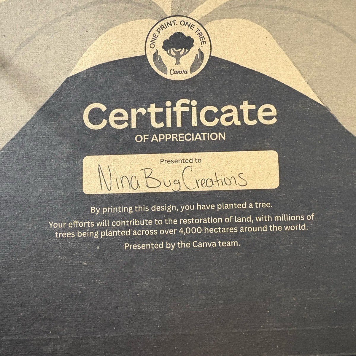 ninabugcreation's tweet image. Bring your ideas to life with our vibrant stickers! 🌈 What's your favorite design?"
#StickerLove #CreativeVibes #ArtInspiration #DIYProjects #ColorYourWorld 
@canva #Canvalove 
ninabugcreations.com/posters/sticke…