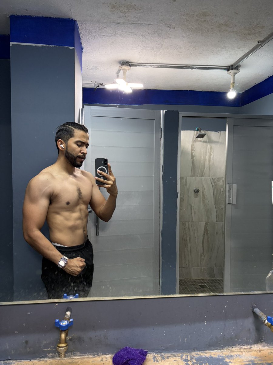 erickivanmx's tweet photo. Gym 💪🏼 https://t.co/kN1t9WYjY6