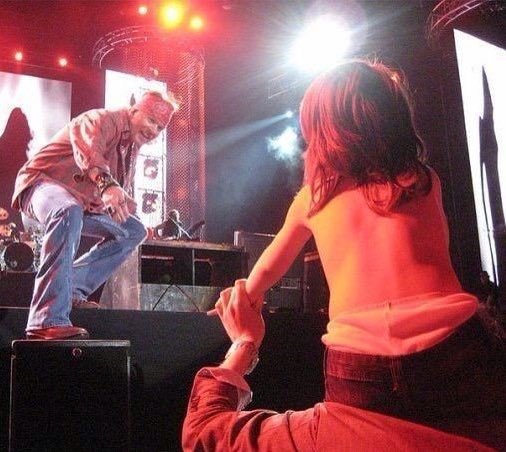 axl rose pai ausente tweet media