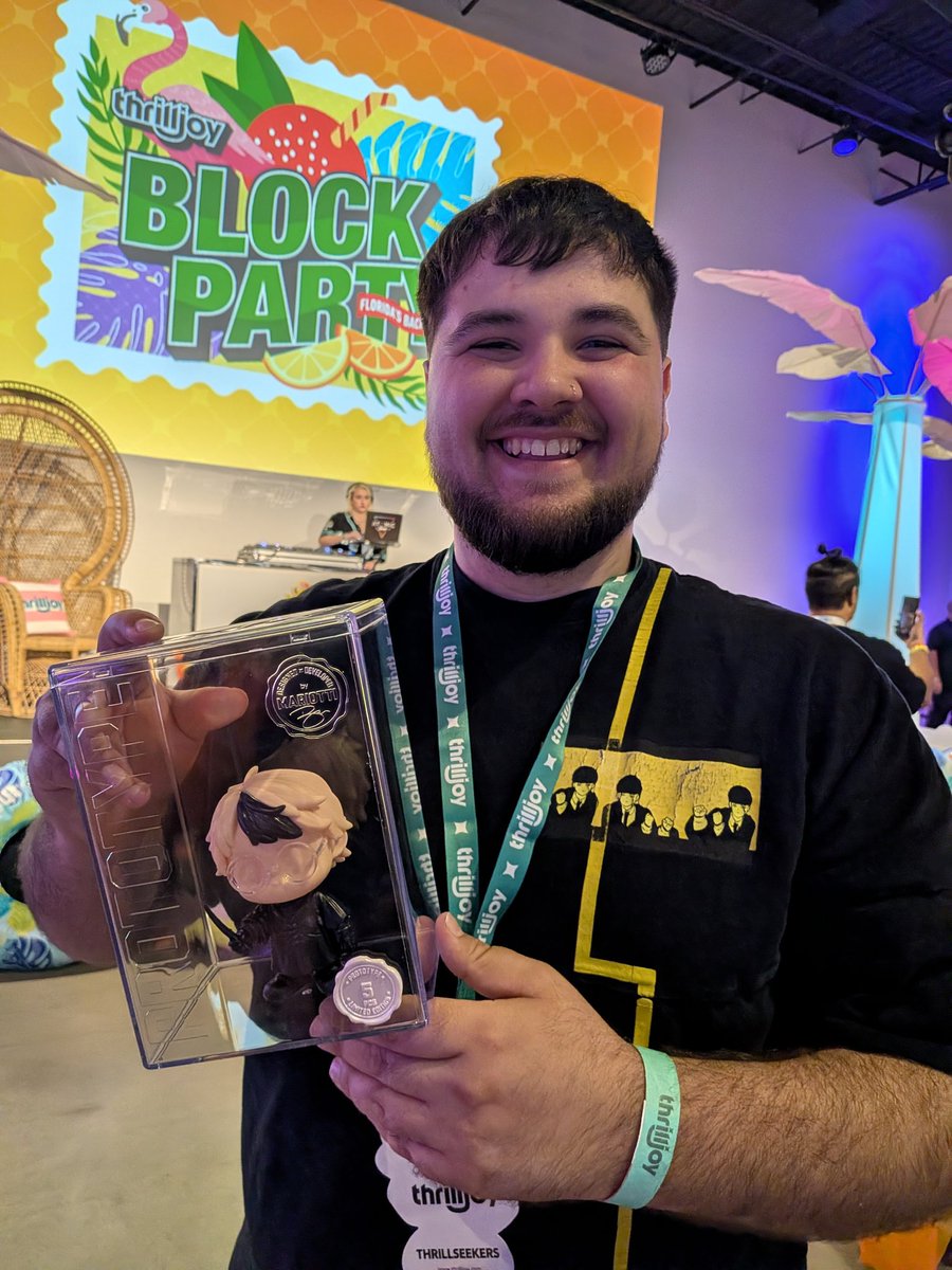 (-(-(-👽-)-)-) tweet media