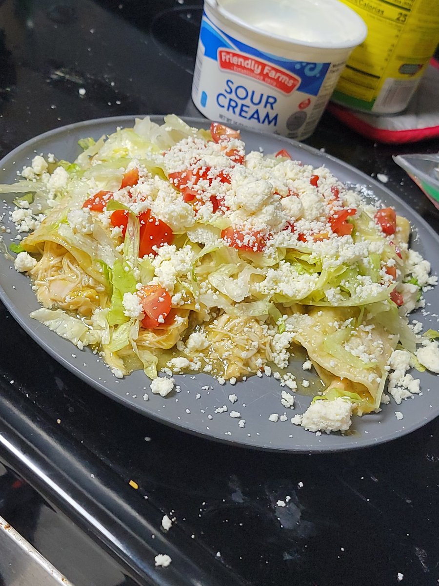 hosergrows's tweet photo. Enchiladas verde....
How'd I do, y'all?
Would you grab a plate and sit at my table?
Let's eat!
#HoserGrows #HoserCooks https://t.co/iBPSKpvD2k