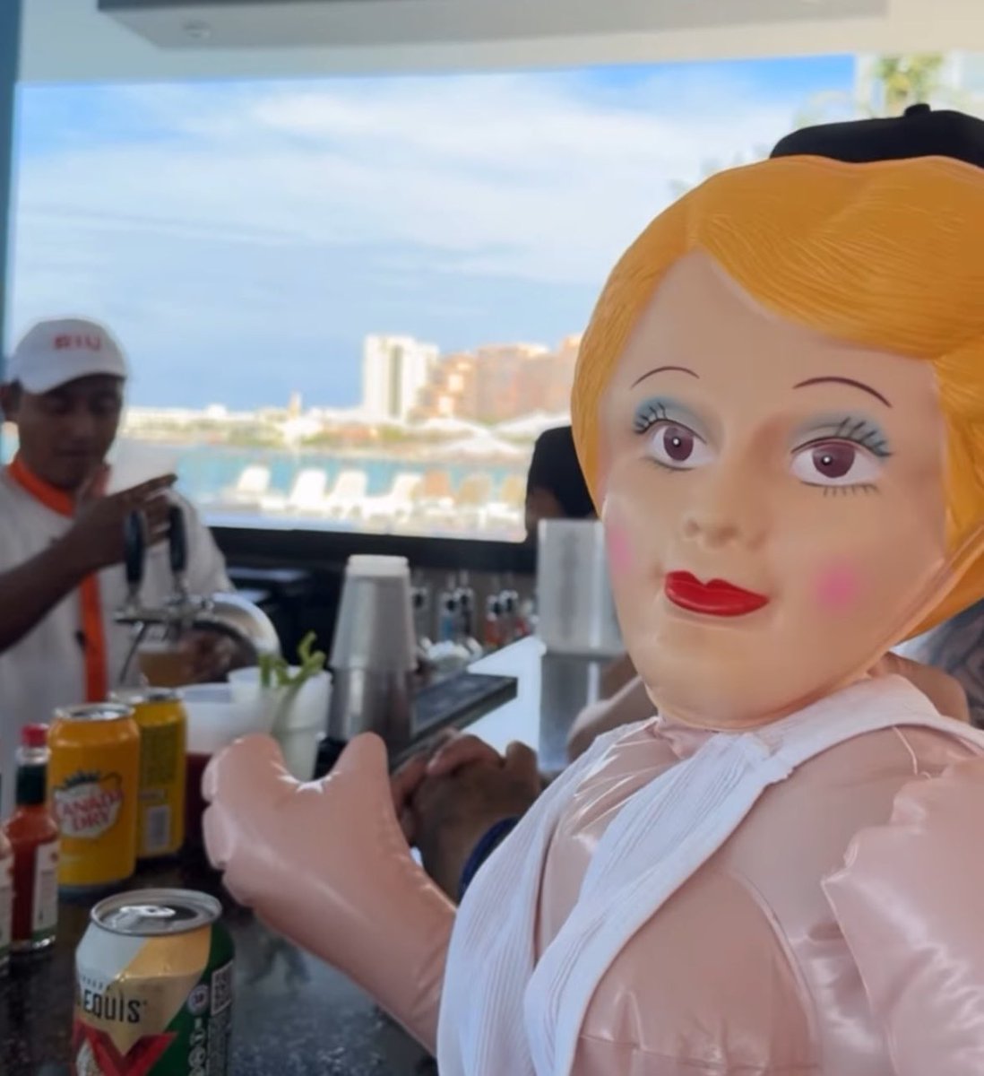 𝚌𝚑𝚞𝚢 tweet media