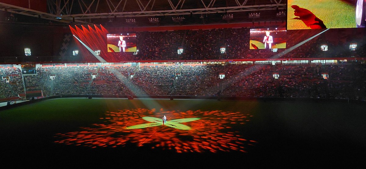 Mooie docu gezien #Cruijff #Arena #Premiere prachtig gesproken door #PeterHeerschop mooie beelden
 Nu opwarmen 😅 #JohanCruijffArena