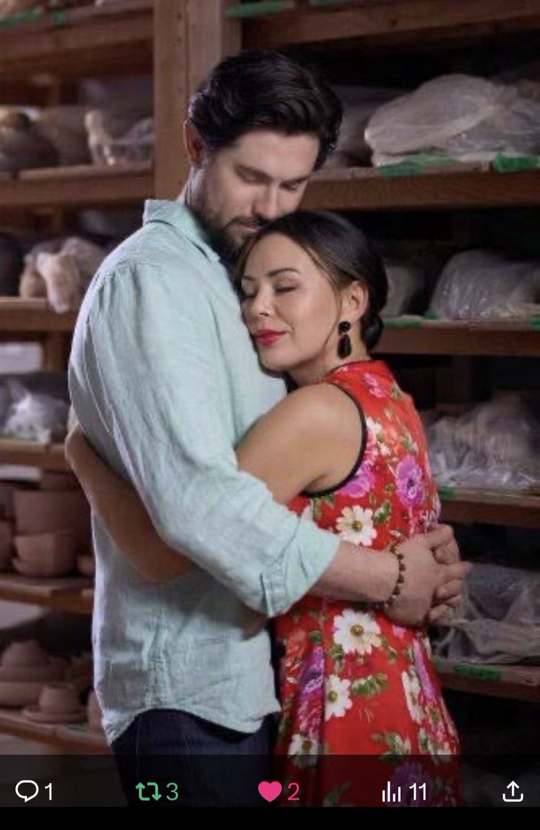 tlh742's tweet image. We’re all ready to watch!  
#ChrisMcNally
#JanelPartish
#TwoforTee @MichelleVicary @hallmarkchannel