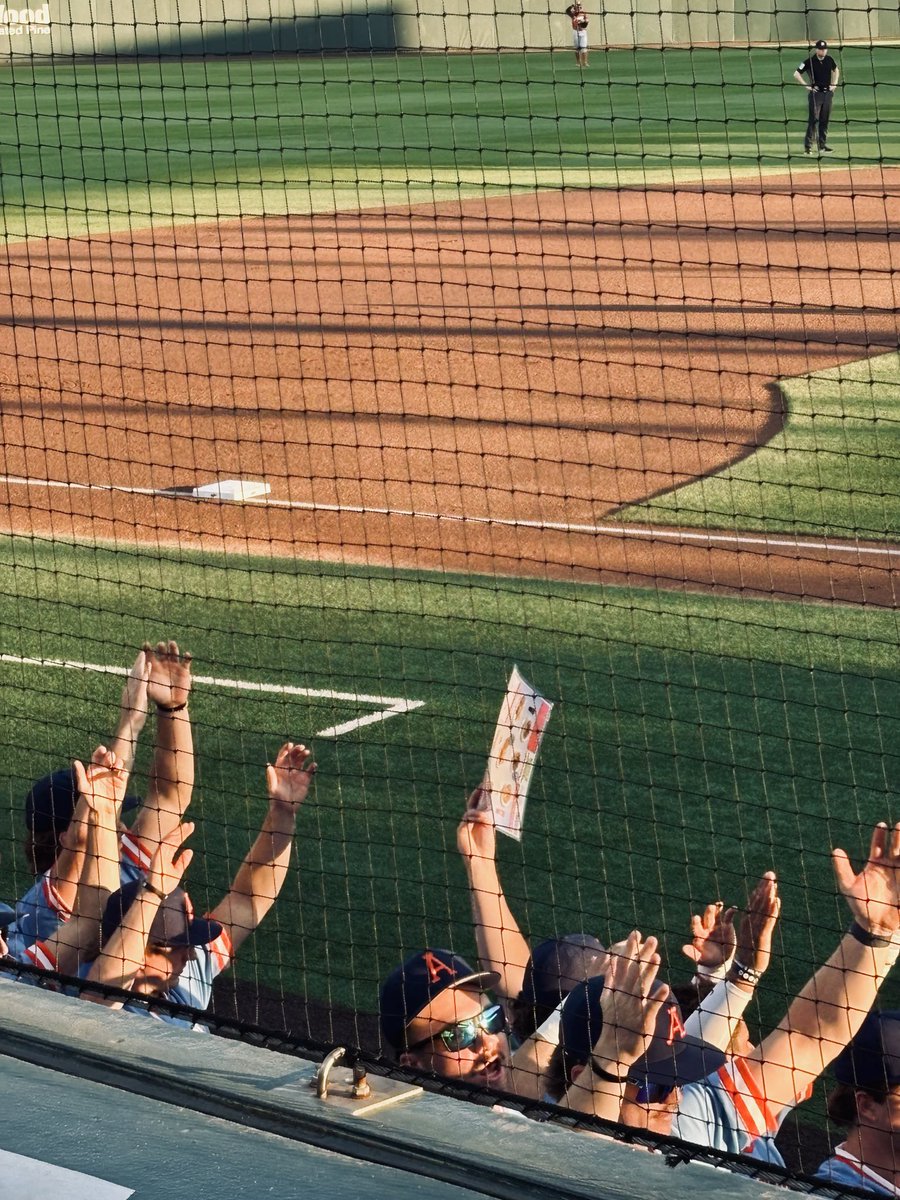 Nicholas Head tweet media