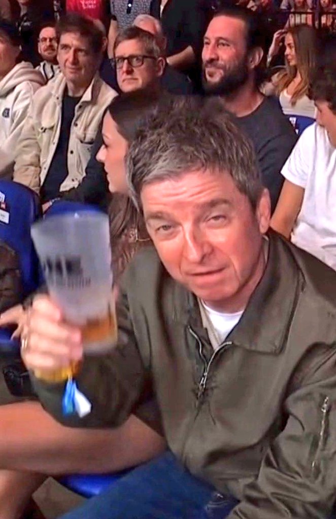 Liam Gallagher Daily tweet media