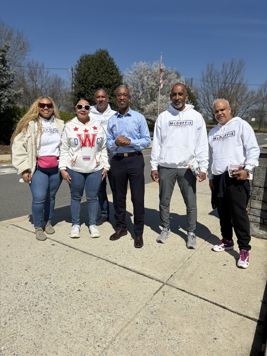 kenyanmcduffie's tweet photo. Ward three canvassing.
Thank you to all of those volunteers who have hit the pavement helping to spread a message of affordability, opportunity, and transparency for DC.
#FightAndDeliver
#FightForAllDC https://t.co/GHE4B847fo