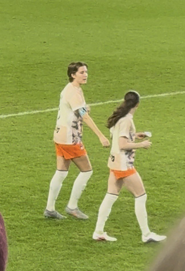 emilia 🍒🥇🏆 tweet media