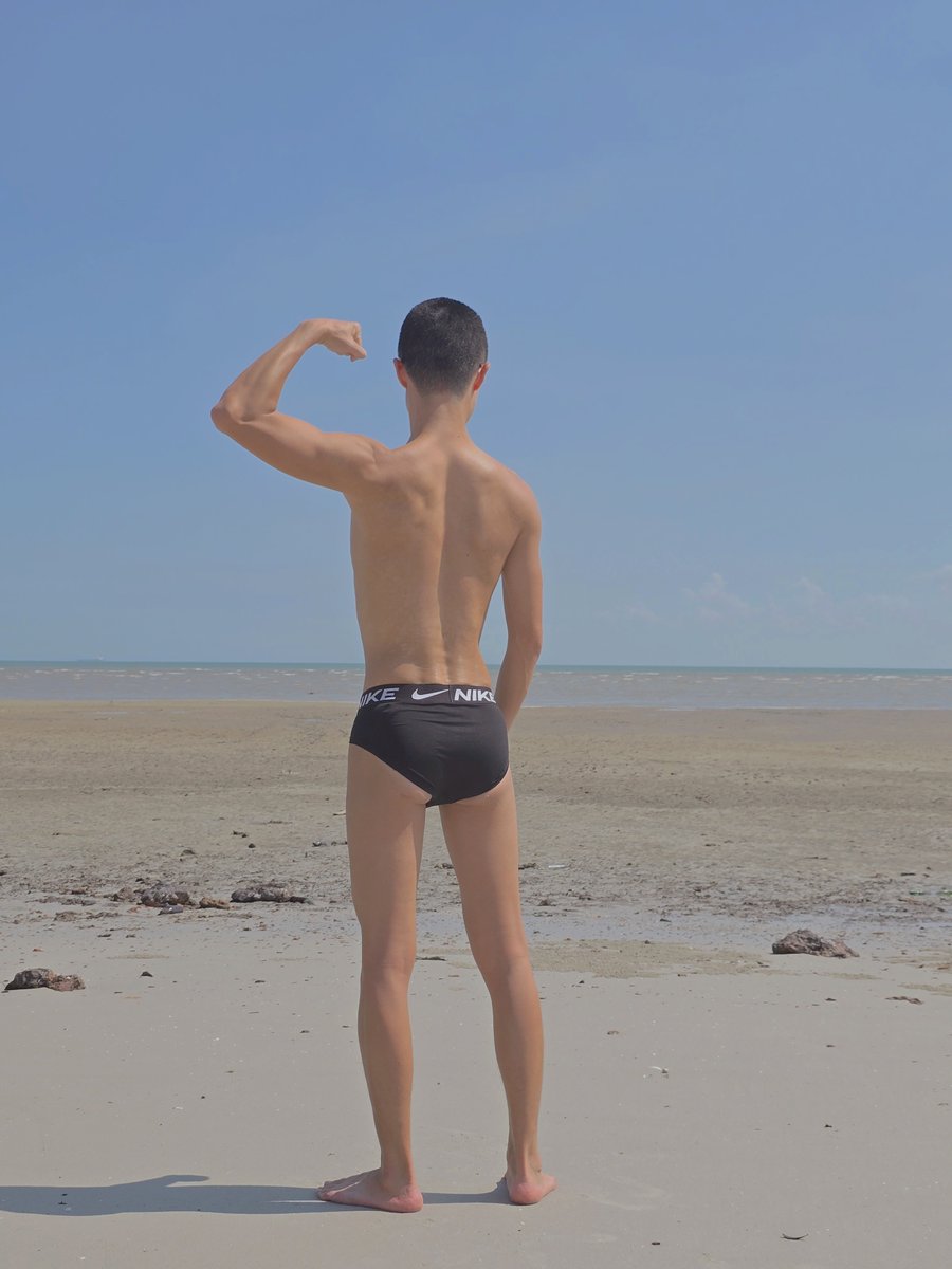 瘦巴巴继续增肌中 tweet media