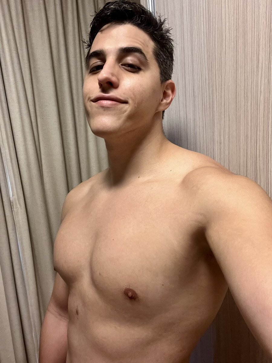 Husband Material (@itsrorrihere) on Twitter photo 