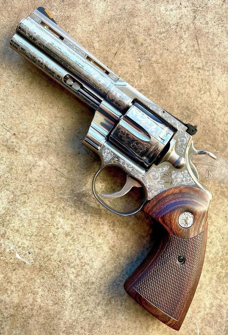 SFWNephalem's tweet photo. Gonna play Russian Roulette :3 5/6 bullets loaded https://t.co/V00hzcvG11