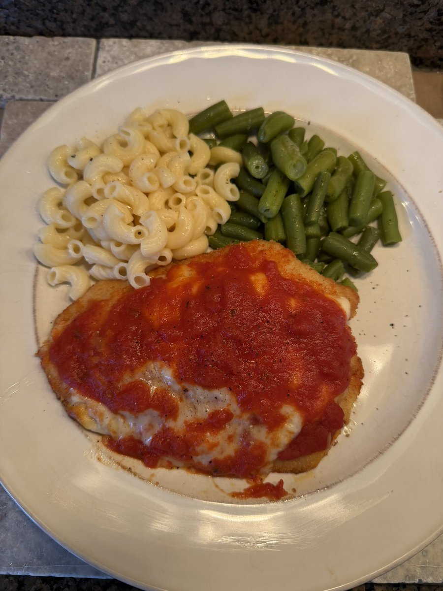 <a href="/ColleenGrissin1/">Flowergirl 🌹🌻🌺🪻</a> <a href="/BriceHobbs/">Weasel Repair Man! Pop goes the weasel!</a> Oh , yes! Dinner tonight was Chicken Parm, pasta w/ butter &amp; Parmesan, and Green Beans! It was delicious!! 😋