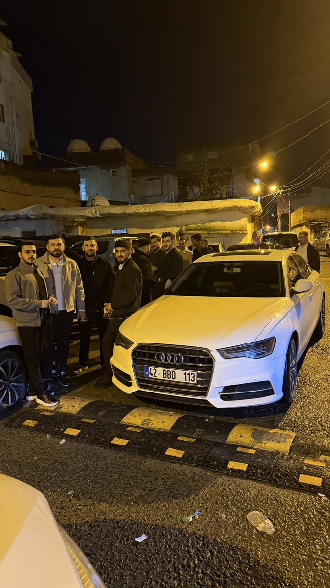 Bayram vesilesiyle dostlarımızla bir araya gelerek güzel ve anlamlı anlar paylaştık. Birlik ve beraberliğin değerini bir kez daha hissettiğimiz bu günün, sağlık, huzur ve mutluluk getirmesini temenni ederiz. Bayramın hayırlara vesile olmasını dileriz.

<a href="/MHP_Bilgi/">MHP</a> 
<a href="/E_SemihYalcin/">E. Semih Yalçın</a>