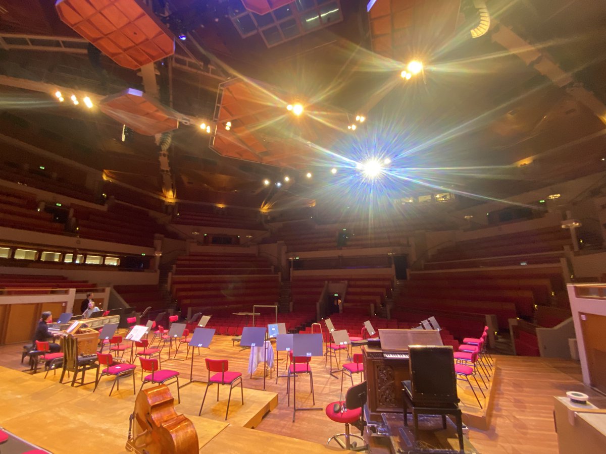 14公演中2公演目終了！Utrechtにて。 お客様はフルスタンディング 
