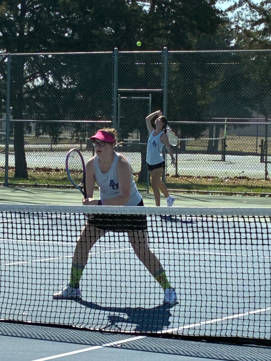 tennis_avila's tweet photo. It was a great day in the heat at Southwestern College as we swept all matches played. The men won 7-0 and the women tied 3-3 in spite of being shorthanded. Emma Koenigseder won in straight sets at #1 as did Alaeyah Chleborad at #2. The duo also combined to win at #1 dubs.🦅🎾💪 https://t.co/eBlMT2sAqt