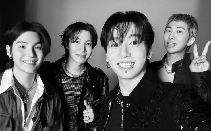 hourly hyung line tweet media