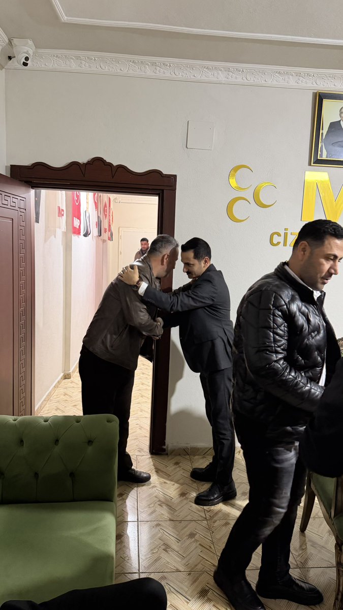 Bayram vesilesiyle dostlarımızla bir araya gelerek güzel ve anlamlı anlar paylaştık. Birlik ve beraberliğin değerini bir kez daha hissettiğimiz bu günün, sağlık, huzur ve mutluluk getirmesini temenni ederiz. Bayramın hayırlara vesile olmasını dileriz.

<a href="/MHP_Bilgi/">MHP</a> 
<a href="/E_SemihYalcin/">E. Semih Yalçın</a>