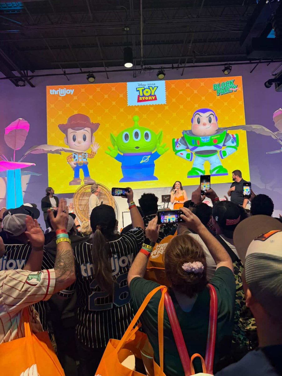 DisTrackers tweet media