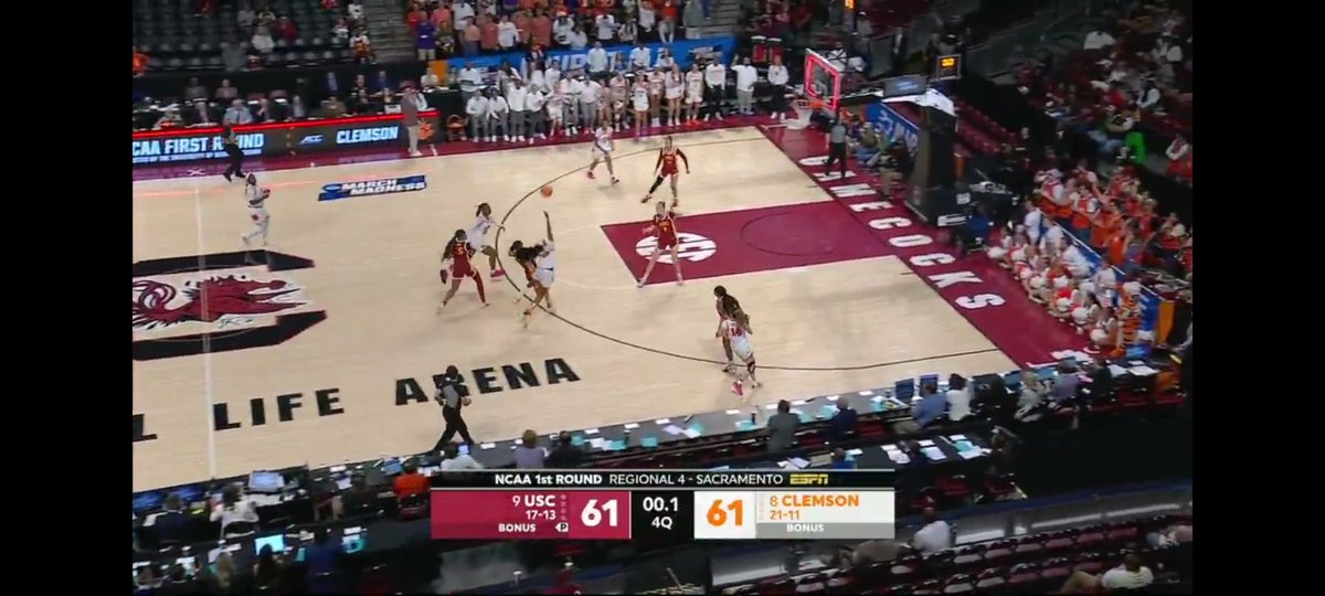 BrandonMcCann_'s tweet photo. @NCAABuzzerBters Check the time https://t.co/xC0SB3lA4O