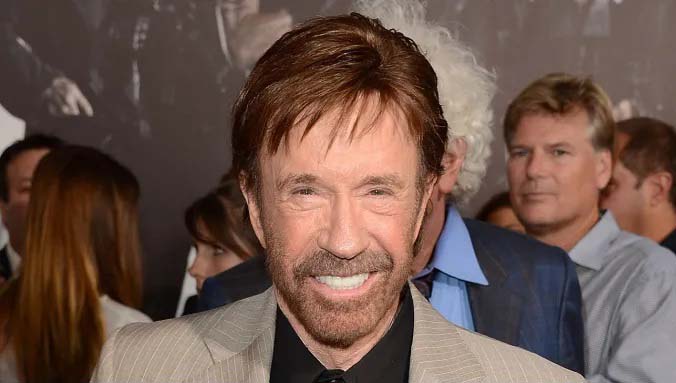 sybildanning's tweet image. Chuck Norris86 died.  he was Walker in 'Walker, Texas Ranger. To those born late ‘90s &amp;amp; beyond may have never known about his eponymous karate style, the Chuck Norris System. His younger stunt performer brother Aaron, worked with me on '7 Magnificent Gladiators' Lou Ferrigno!