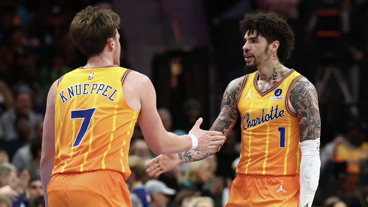 𝒃🏀 tweet media