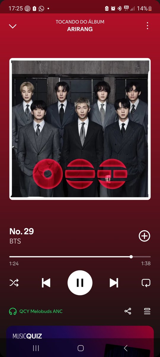 crown_sbre's tweet photo. @jikoocollect ouvindo a mais querida https://t.co/1BRPSmK8RF