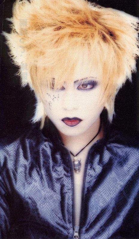 hourly diru tweet media