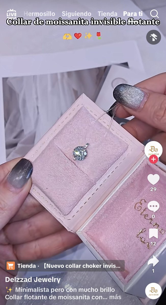 No tiran a las cuarentonas, pero se roban nuestras modas de los finales de los 90s 😌