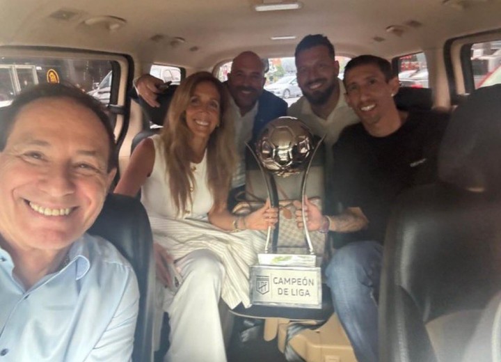 CHE DE VÉLEZ tweet media