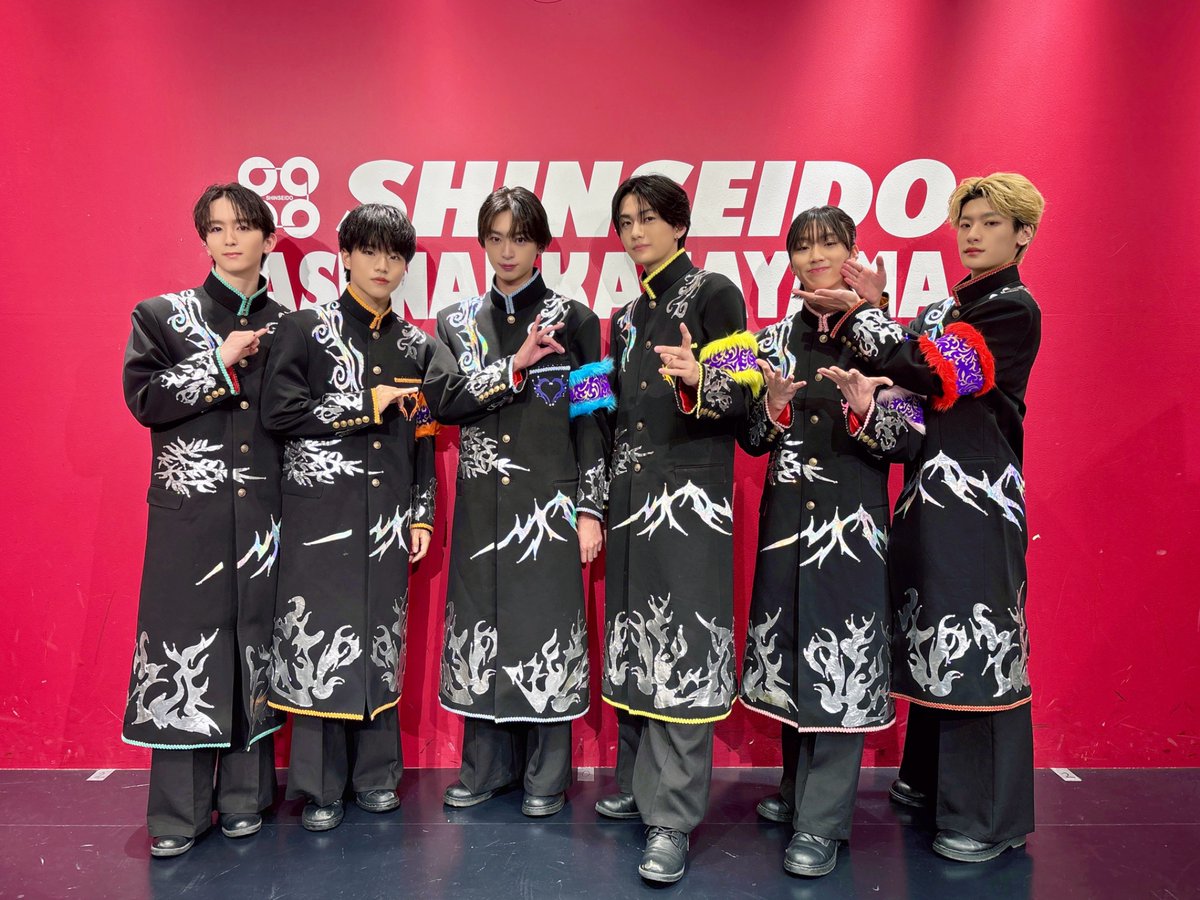 Lienel_official's tweet photo. 〖RELEASE_INFO〗

新星堂 アスナル金山店 さん

3月21日(土)リリースイベントにて
ご挨拶させていただきました💫

サインとメッセージも
書かせていただきました✍🏼
ぜひチェックしてください！

#Lienel 1st EP「Osyan」
よろしくお願いいたします!!

@ssd_knym 
#新星堂アスナル金山店
#Lienel_Osyan https://t.co/Uhzq3Po4Lx