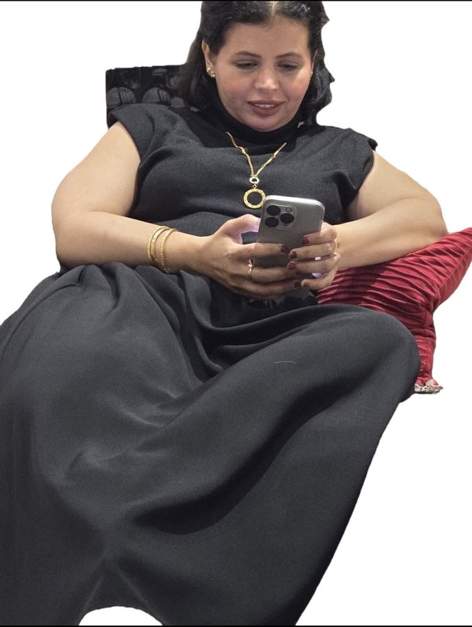 هات صورة مديثتك بالخاص و ai رح يقيمها من على عشرة 
اذا جابت تحت من  6 رح يتم نشرها مؤقت 😵‍💫😵‍💫