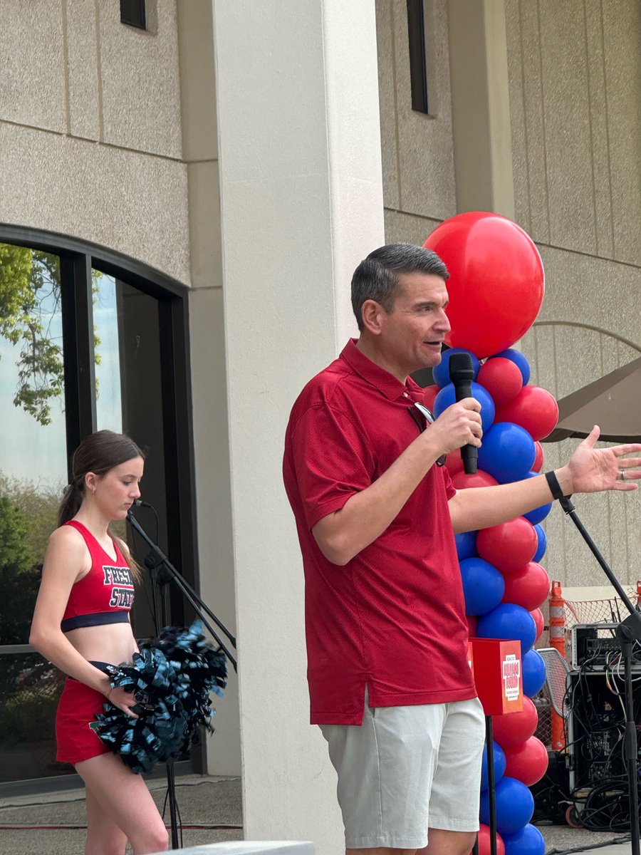 KlassyDogs's tweet photo. Great energy on campus today for Preview Day. More than 5,000 admitted students and family members got a firsthand look at what makes Fresno State special. This place is built on pride, opportunity, and community. Excited for the future of the Bulldog family. #GoDogs https://t.co/Lcn1WJZ12i