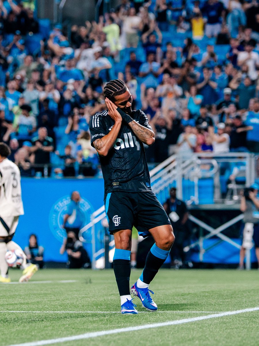 CharlotteFC's tweet photo. HIM https://t.co/dsuerQbTvQ
