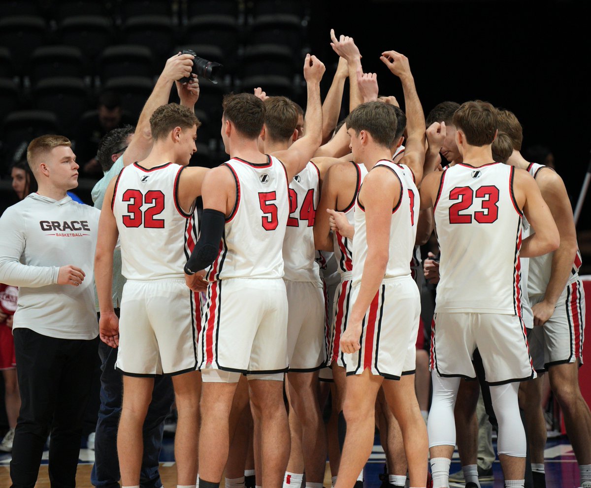 GraceLancers's tweet photo. Unbelievable season comes to an end in the NAIA  quarterfinals as @GraceBasketball falls 99-86.

31-win season
4th straight reg. season CL title
5th straight CL Tournament title
5th straight trip to NAIA Round of 16
4th straight trip to the NAIA quarterfinals
0 seniors

#LancerUp https://t.co/HIfZAFG2sB
