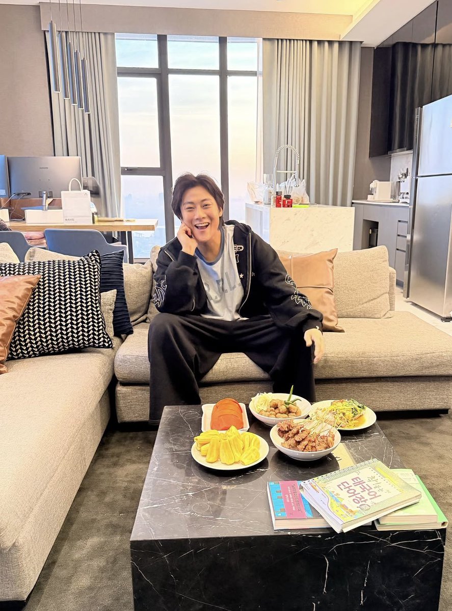 You Have My Back🌷 tweet media