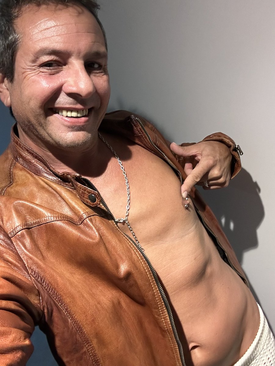 Hoy vi sus miradas y sus sonrisas tweet media