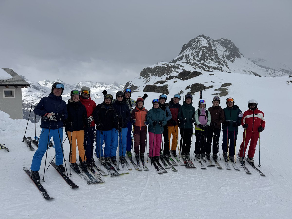 cgratzke's tweet image. Great weekend in St Moritz with the team from the Department of #Urology, Universitätsklinikum Freiburg  

Good snow, great conversations, and a lot of fun outside the hospital.

Really grateful for this team – it’s a pleasure working with you all.
