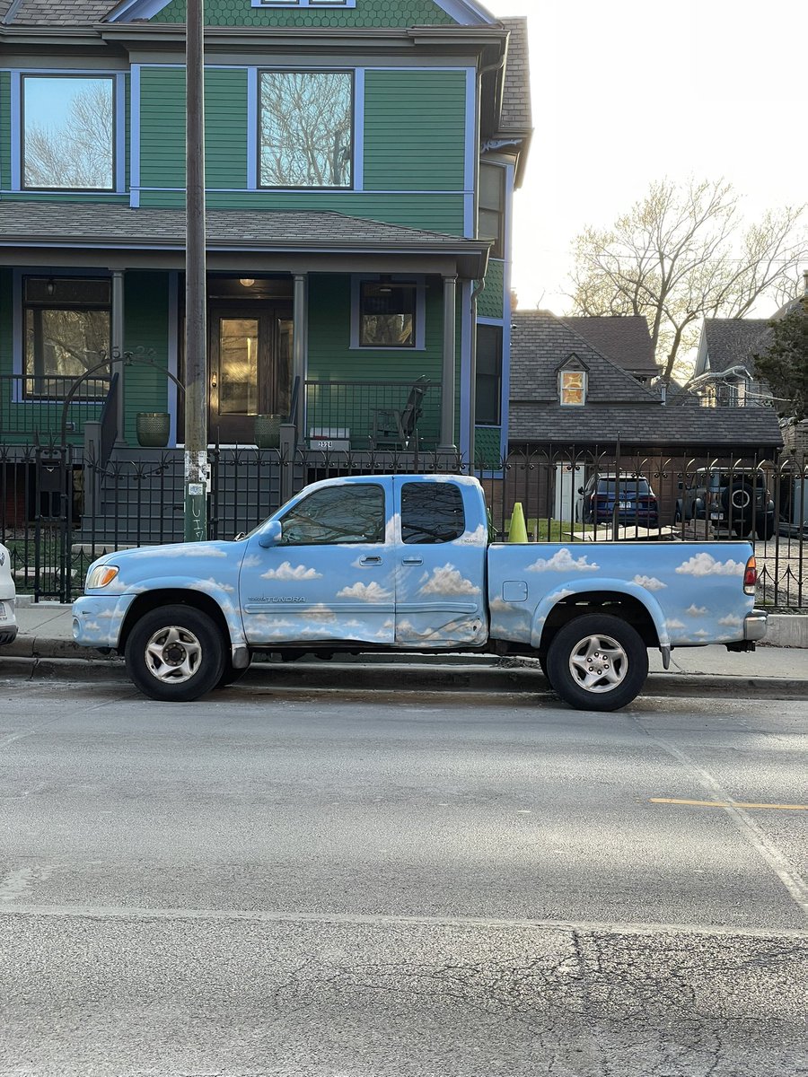 averyluna tweet media