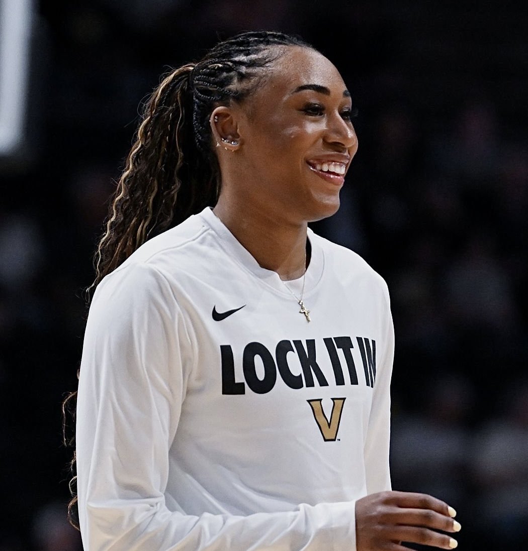 I talk hoops 🏀 tweet media