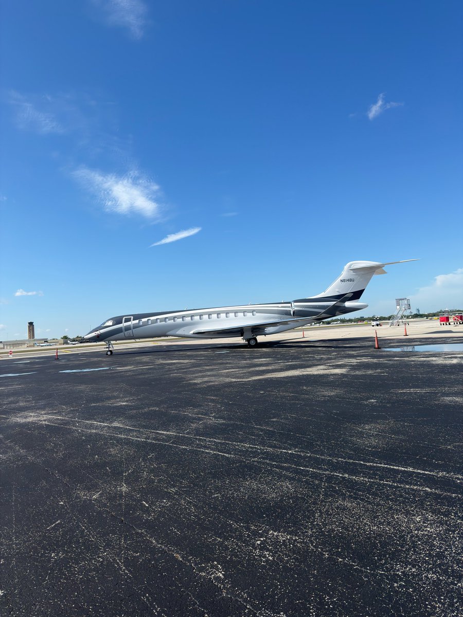 ridewithjetra's tweet image. Jetra reviewed the Bombardier Global 7500: 16–18 hour range, luxury interior with bed, kitchen, bathroom. Expensive but elite comfort. Jetra rating 9.8/10.
#jet #jetra #luxury  #global7500