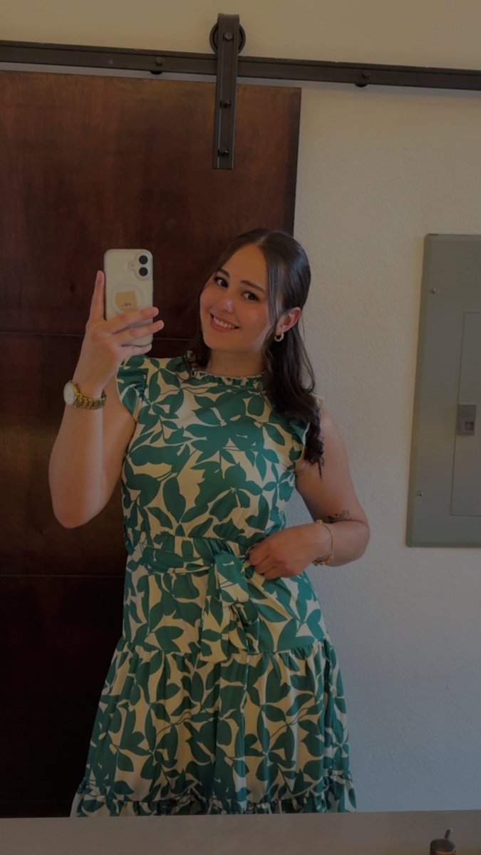 Angiegudieel's tweet photo. Mis 2 personalidades a veces ni se topan🤣 https://t.co/s0pxcRsWxV